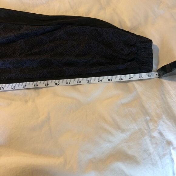 Athleta Brooklyn Python Jogger - Picture 12 of 12